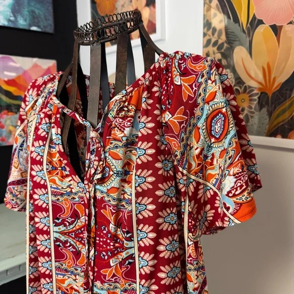 NWT | Angafashion | floral pattern tie v neck top | L - Picture 2 of 4